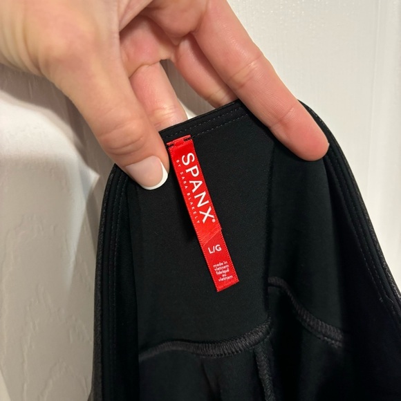 Spanx Faux Leather Leggings NWT - Picture 7 of 7